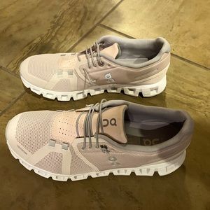 On Running Cloud 5, Women’s Size 9